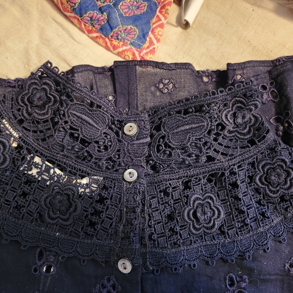 Doen Eyelet Blouse/Top in Navy Blue - Picture 10 of 12